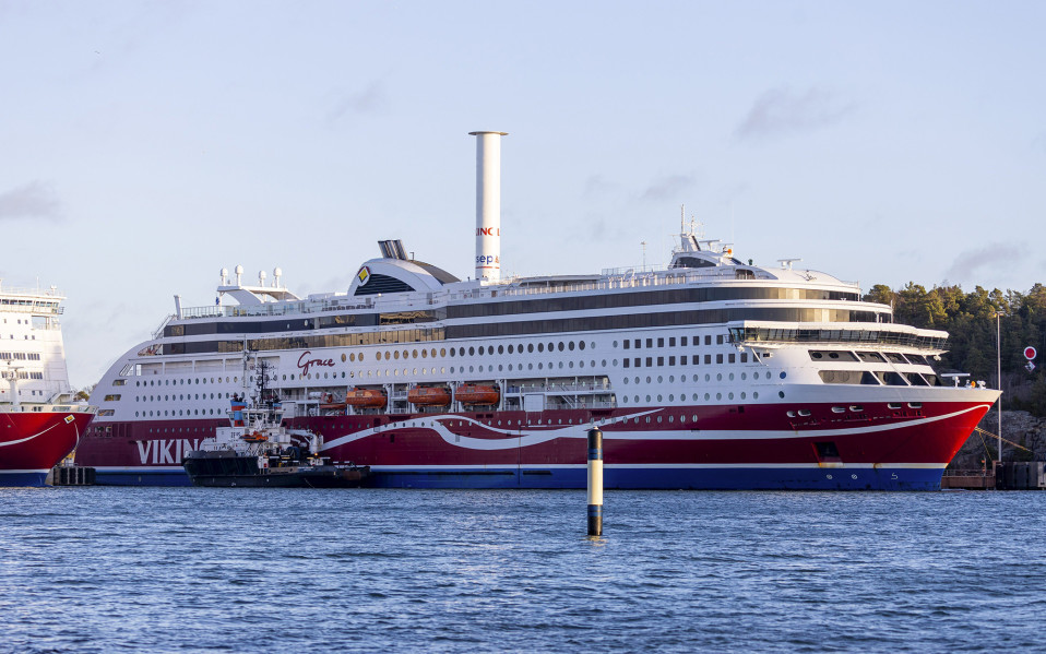 Karille ajanut Viking Linen matkustaja-alus Viking Grace Maarianhaminan satamassa 22. marraskuuta 2020.