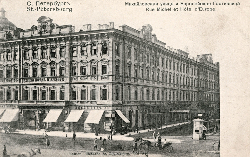 Grand hotelli Pietarissa.