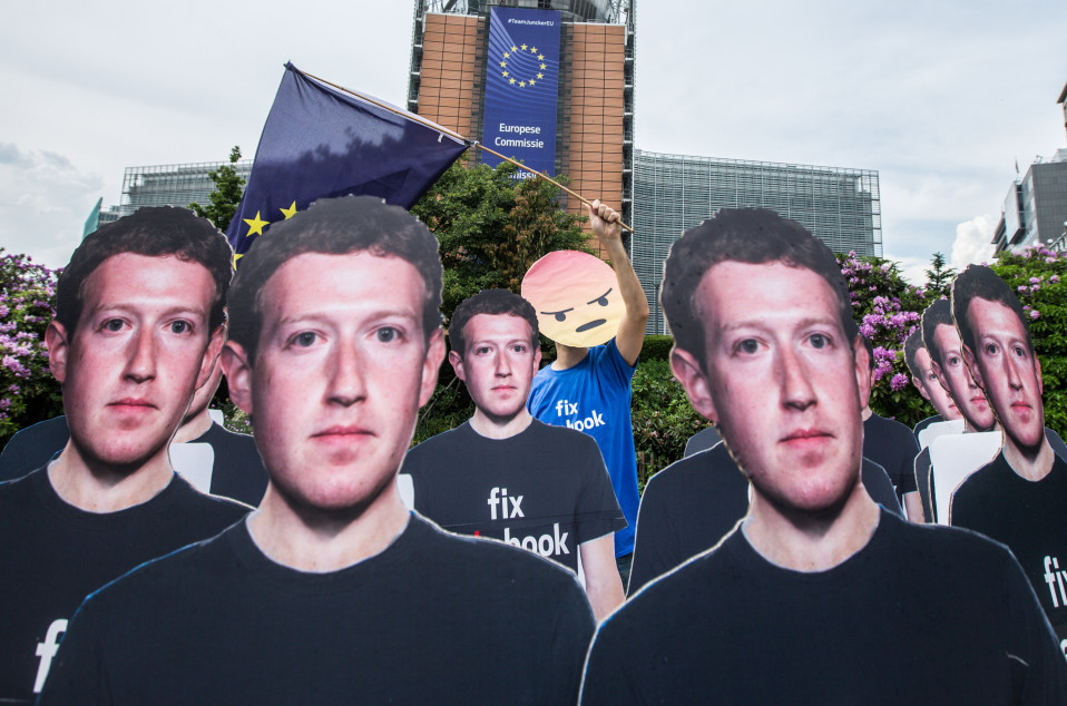 Facebookin perustaja Mark Zuckerberg oli viime vuoden toukokuussa Euroopan parlamentin kuultavana.