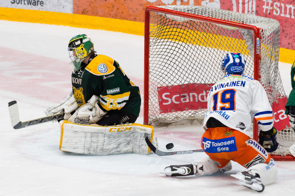 Veli-Matti Savinainen var nära att avgöra den sjätte kvartsfinalen mot Ilves.