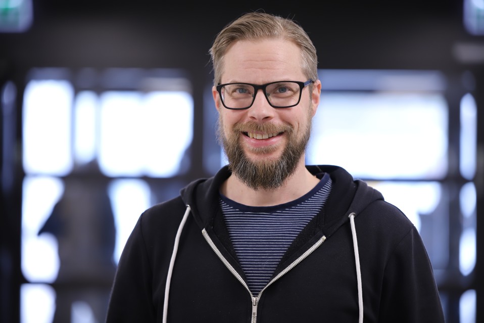 Länsi-Porin yläkoulun oppilaanohjaaja Antti Jokinen-Aimee.