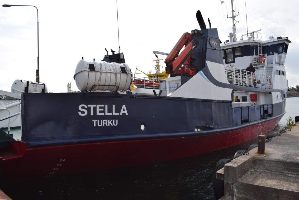 Stella-alus Örön rannassa.