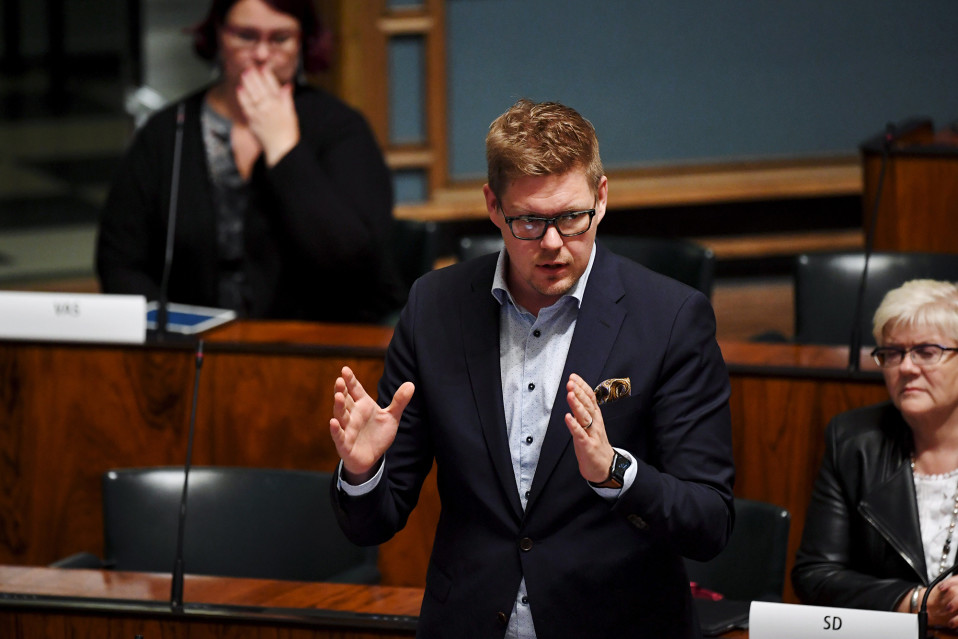 SDP:n kansanedustaja Antti Lindtman puhuu eduskunnan suullisella kyselytunnilla Helsingissä 17. syyskuuta 2020.