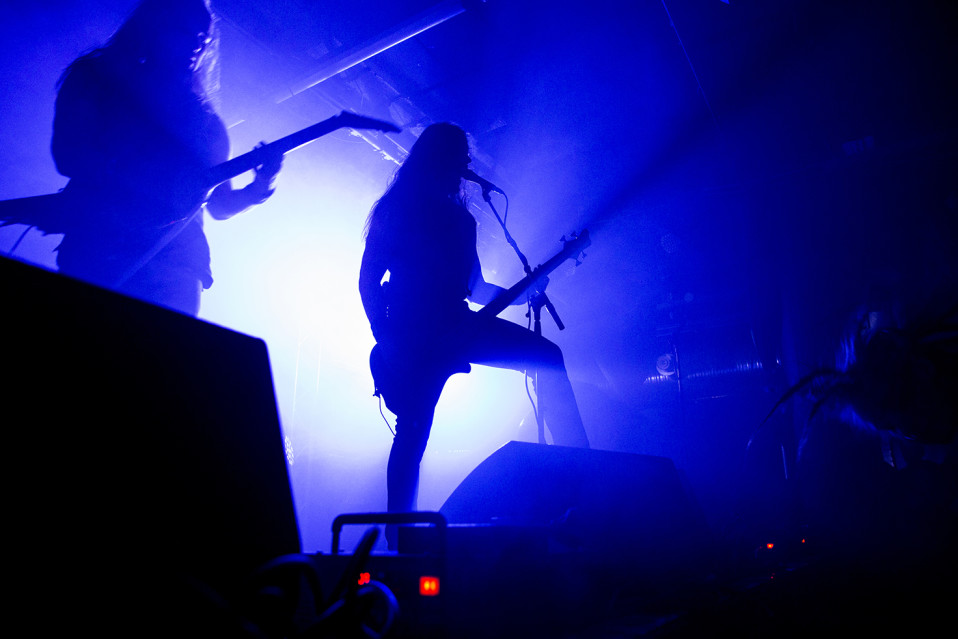 Insomnium-bändi esiintymässä Lutakossa.