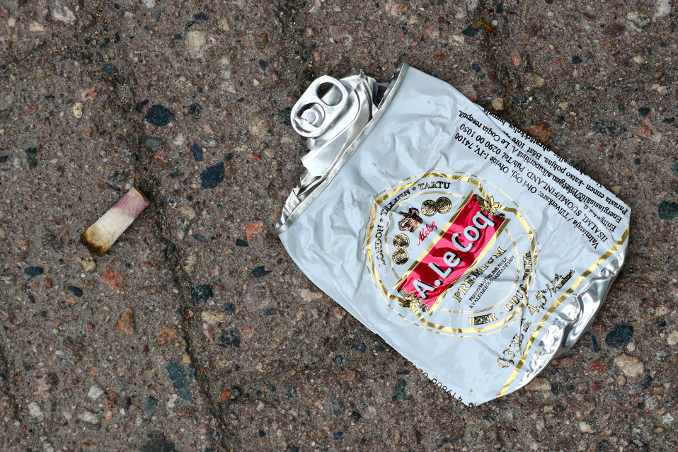Rutistunut kaljatölkki maassa.