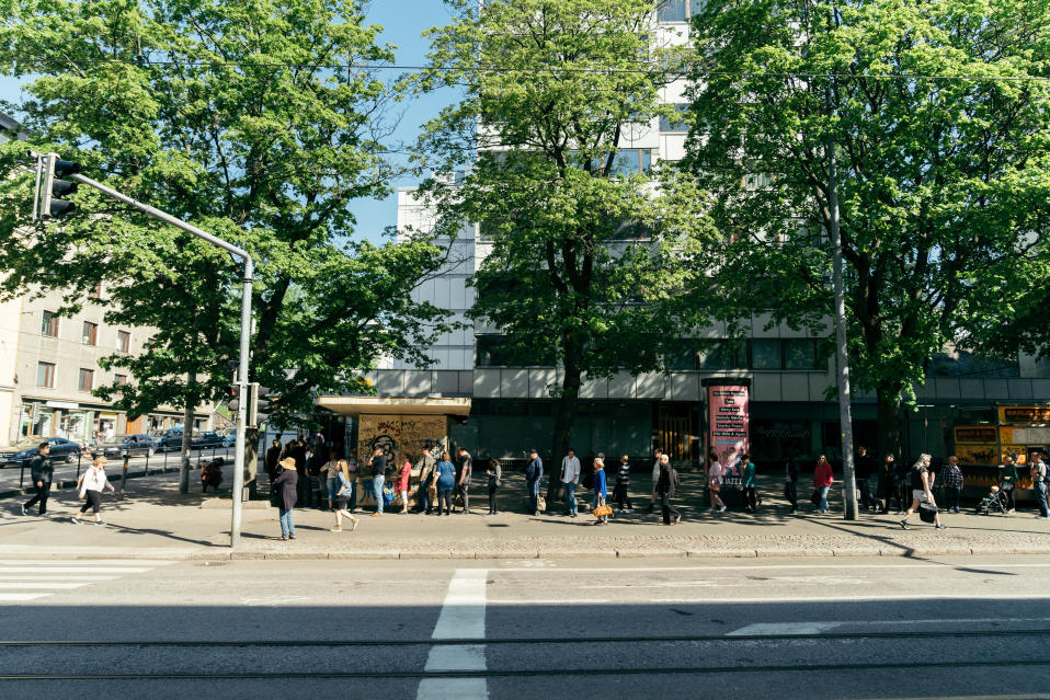 ruokajono, leipäjono Helsinginkadulla