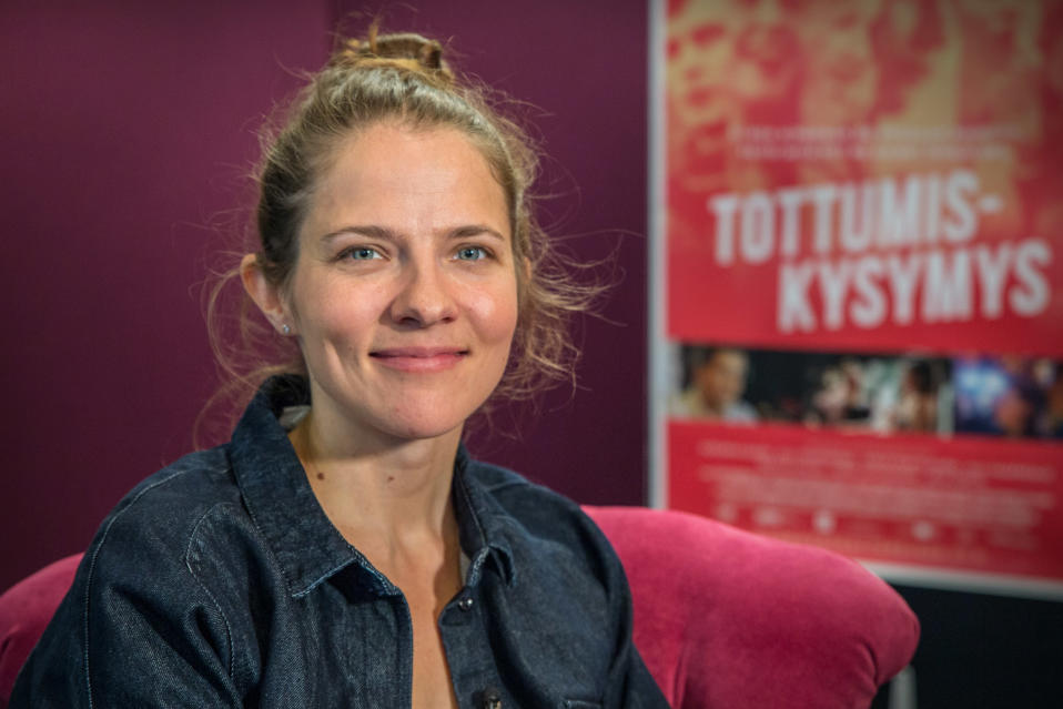 Potrettikuvassa, näyttelijä, Anna Paavilainen.