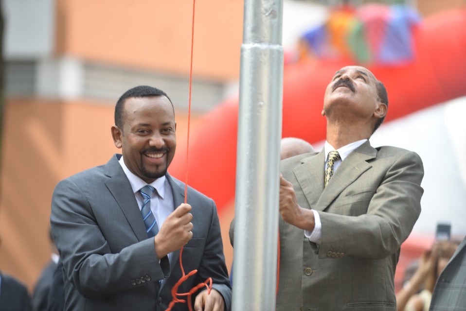 Etiopian ja Eritrean johtajat hinasivat lippua salkoon