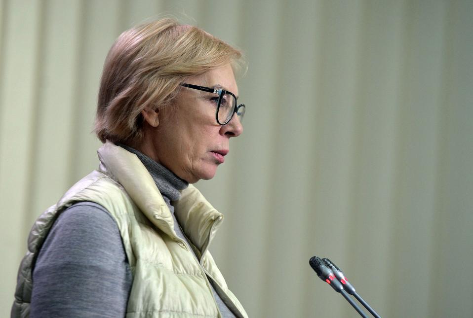 Ukrainan irtisanottu ihmisoikeusvaltuutettu Ljudmila Denisova puhui ihmisoikeusloukkauksista miehitetyillä alueilla tiedotustilaisuudessa 9. toukokuuta.