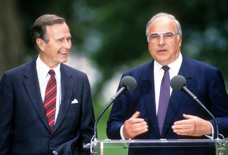 George Bush ja Saksan liittokansleri Helmut Kohl lehdistötilaisuudessa toukokuussa 1989.