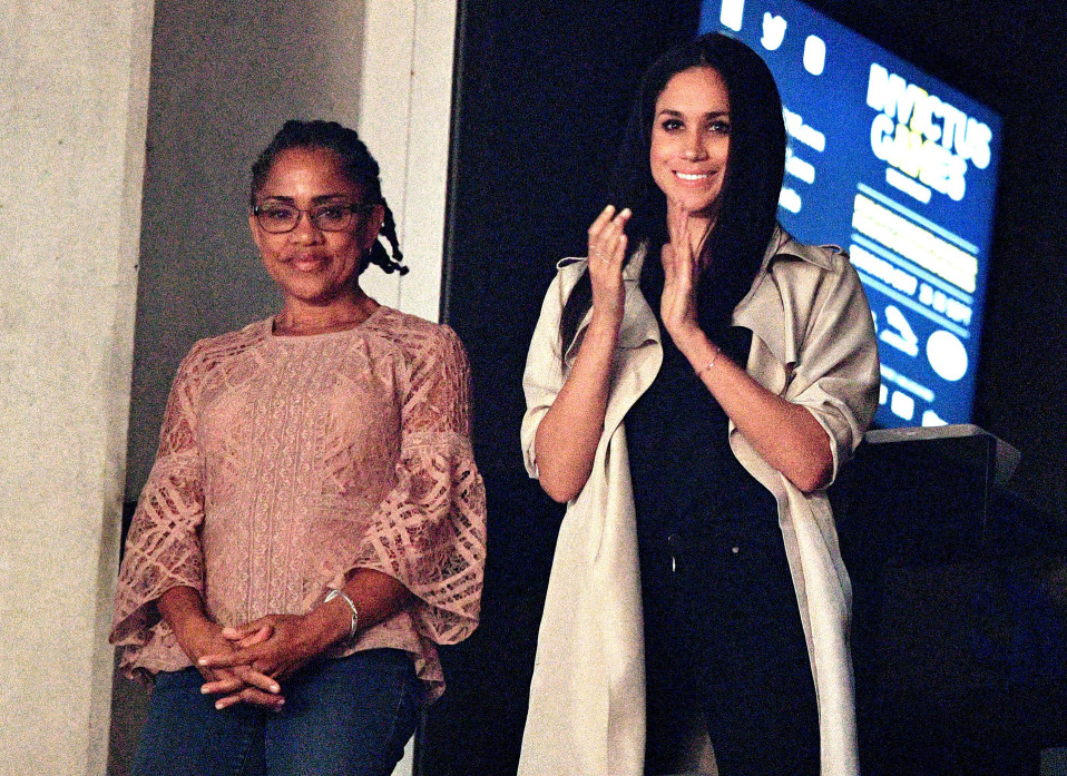 Doria Ragland ja Meghan Markle Kanadassa urheilutapahtuman katsomossa.