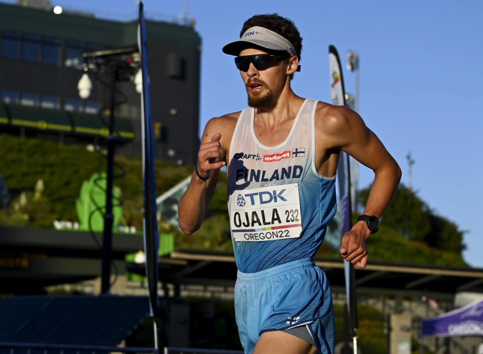 Aleksi Ojala går.