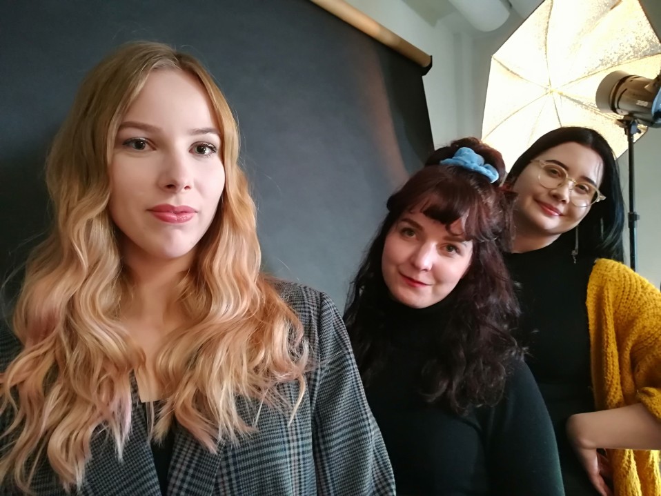 Taru Rinne, Henna Hiltunen ja Julia Pirkkalainen kuvassa.