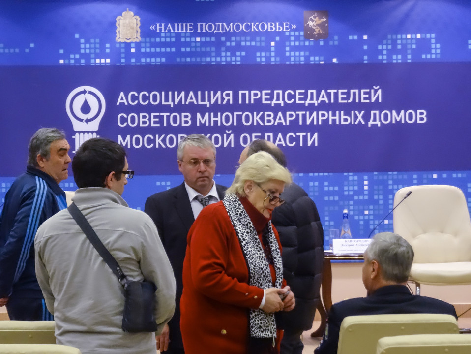 Keskustelutilaisuudessa talohuollosta Olga Tortšenskaja jakoi neuvoja muille.