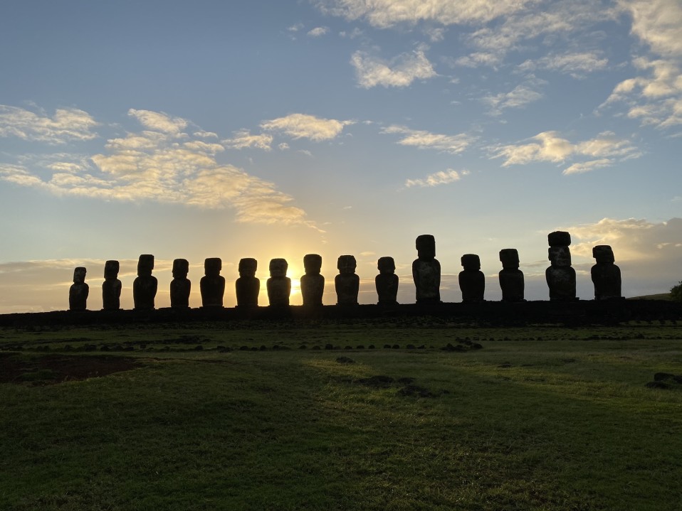 Ahu Tongarikin 15 moai-patsasta.
