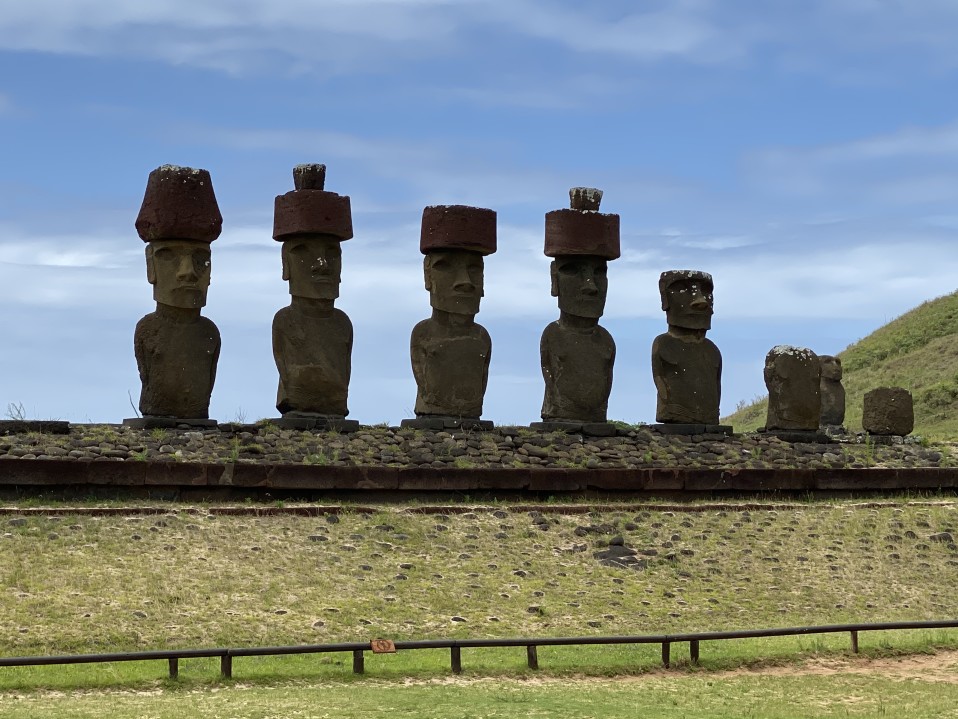 Moai-patsaita.