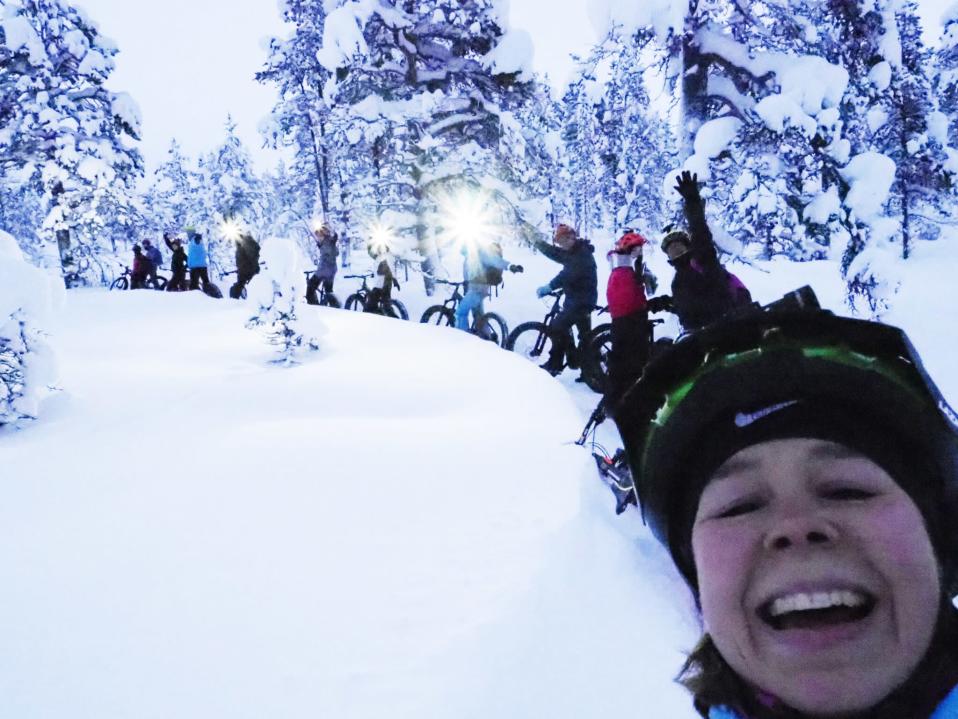 Tiina Puputti pyöräili, hiihti ja ui Lapissa Kiilopäällä jouluna.