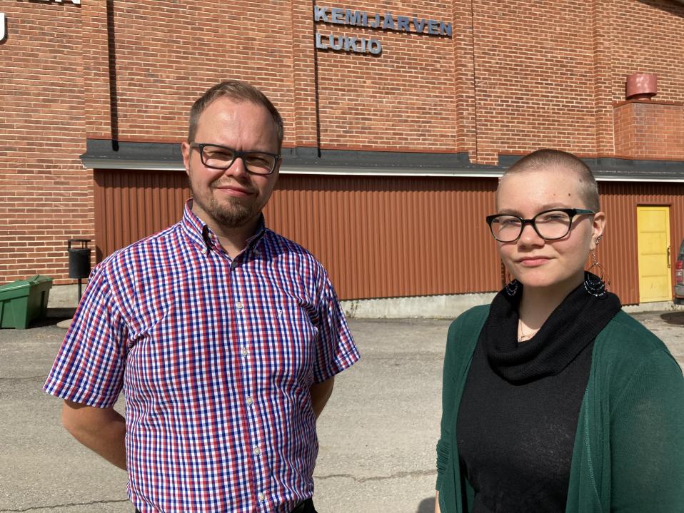 Kemijärven lukion rehtori ja lukiolainen