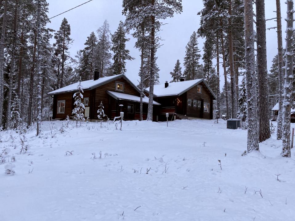 Ylläksen kupeessa on paljon tarjolla mökkejä matkailjoille.