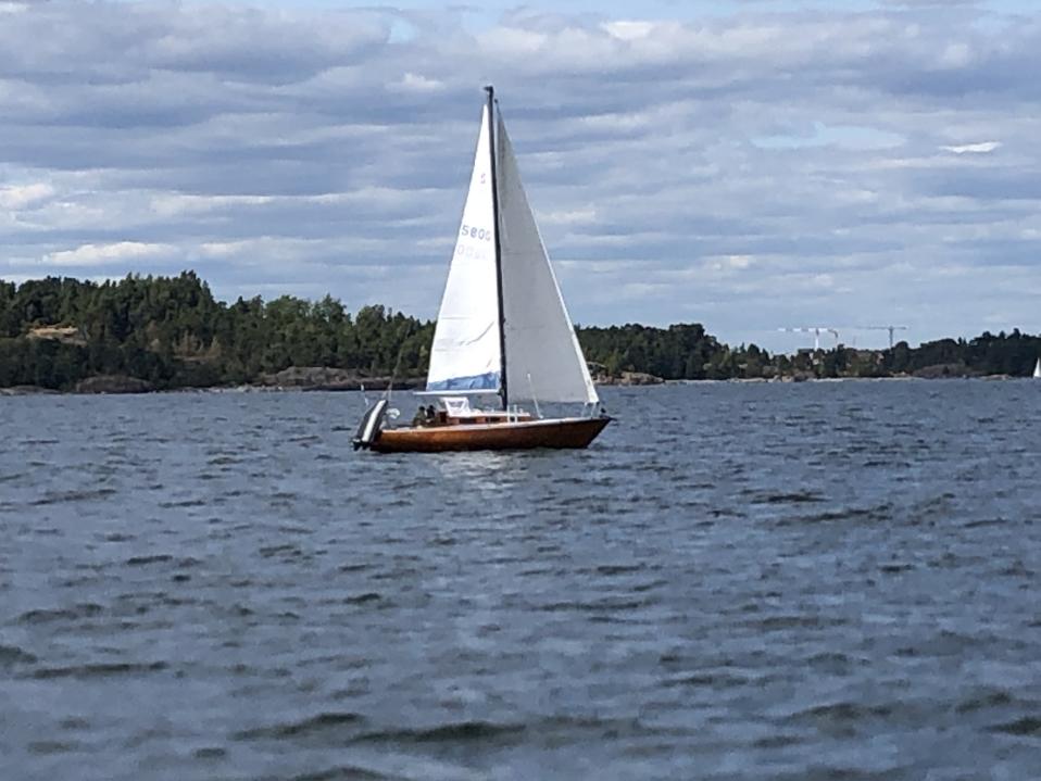 Purjevene merellä