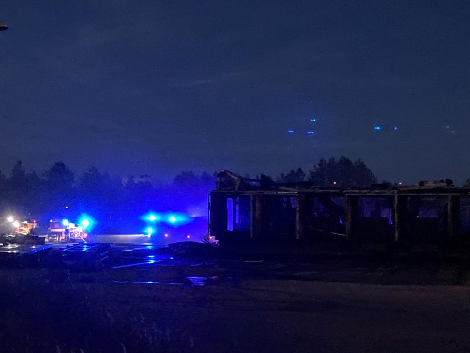 Palopaikka yöllä.