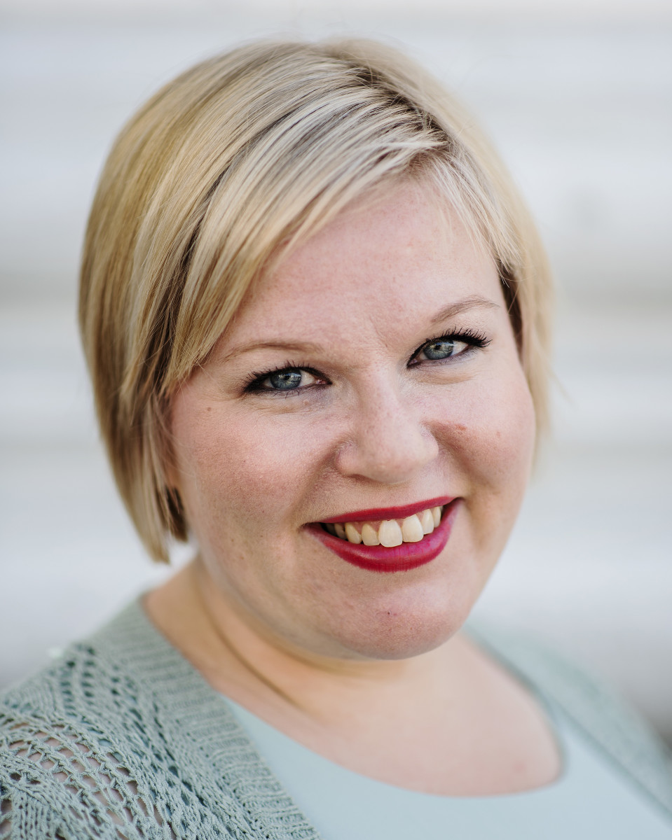 Kuvassa Helsingin keskustassa on Keskustan Annika Saarikko, joka on parhaillaan perhevapaalla. Saarikko palaa työhönsä tiede- ja kulttuuriministeriksi elokuussa.