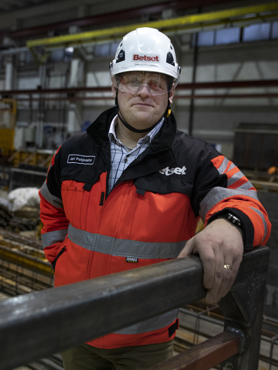 Tehdaspäällikkö Jari Pohjosaho Kyyjärven tehtaalla.