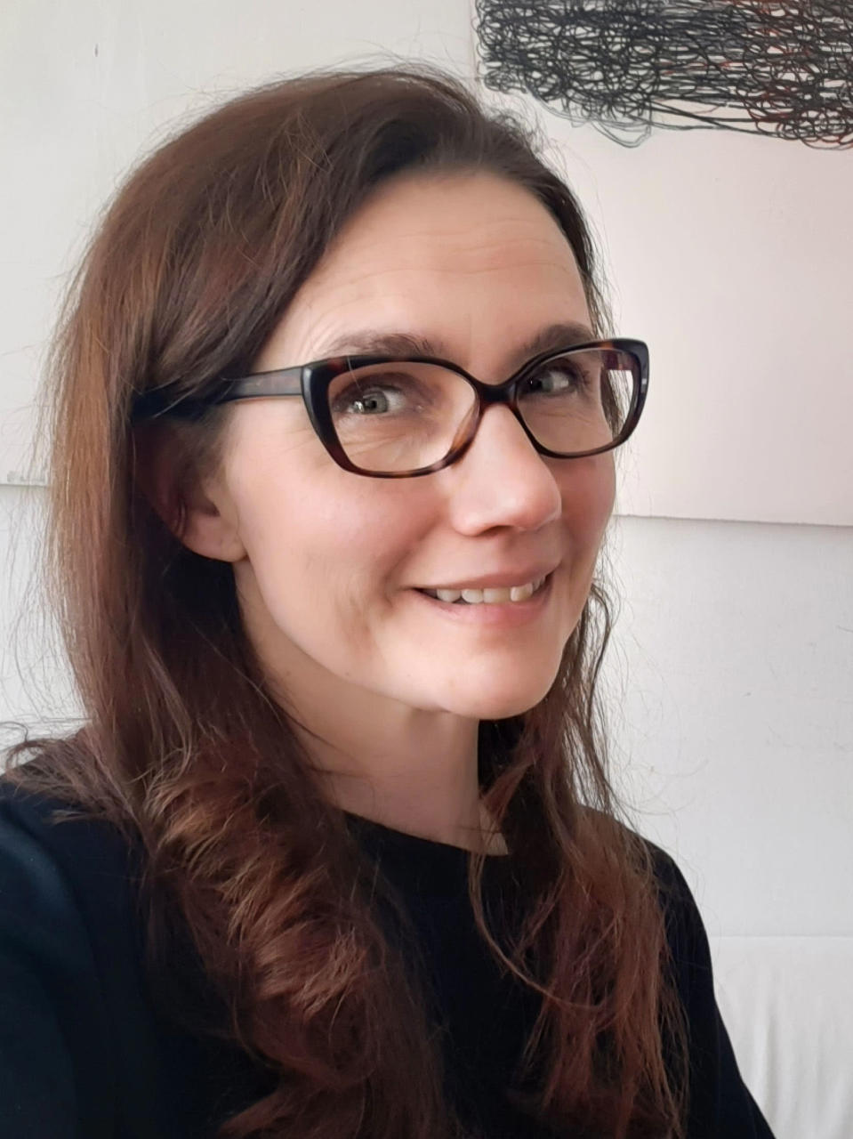 Annakaisa Suominen selfiessä.