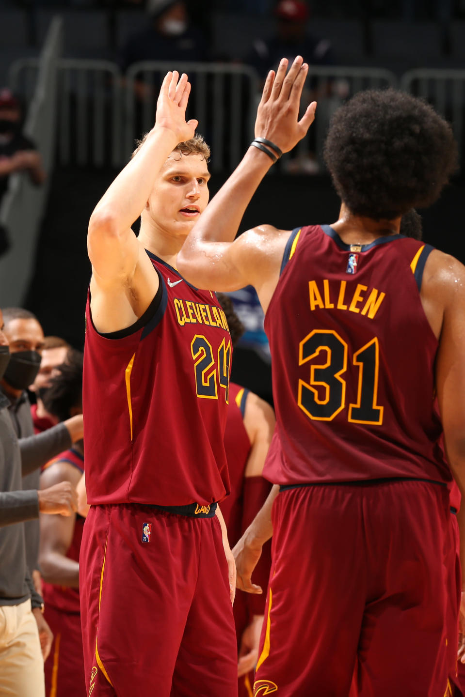 Lauri Markkanen ja Jarrett Allen johdattavat Cavaliersin pudotuspelien play in -karsintaturnaukseen.