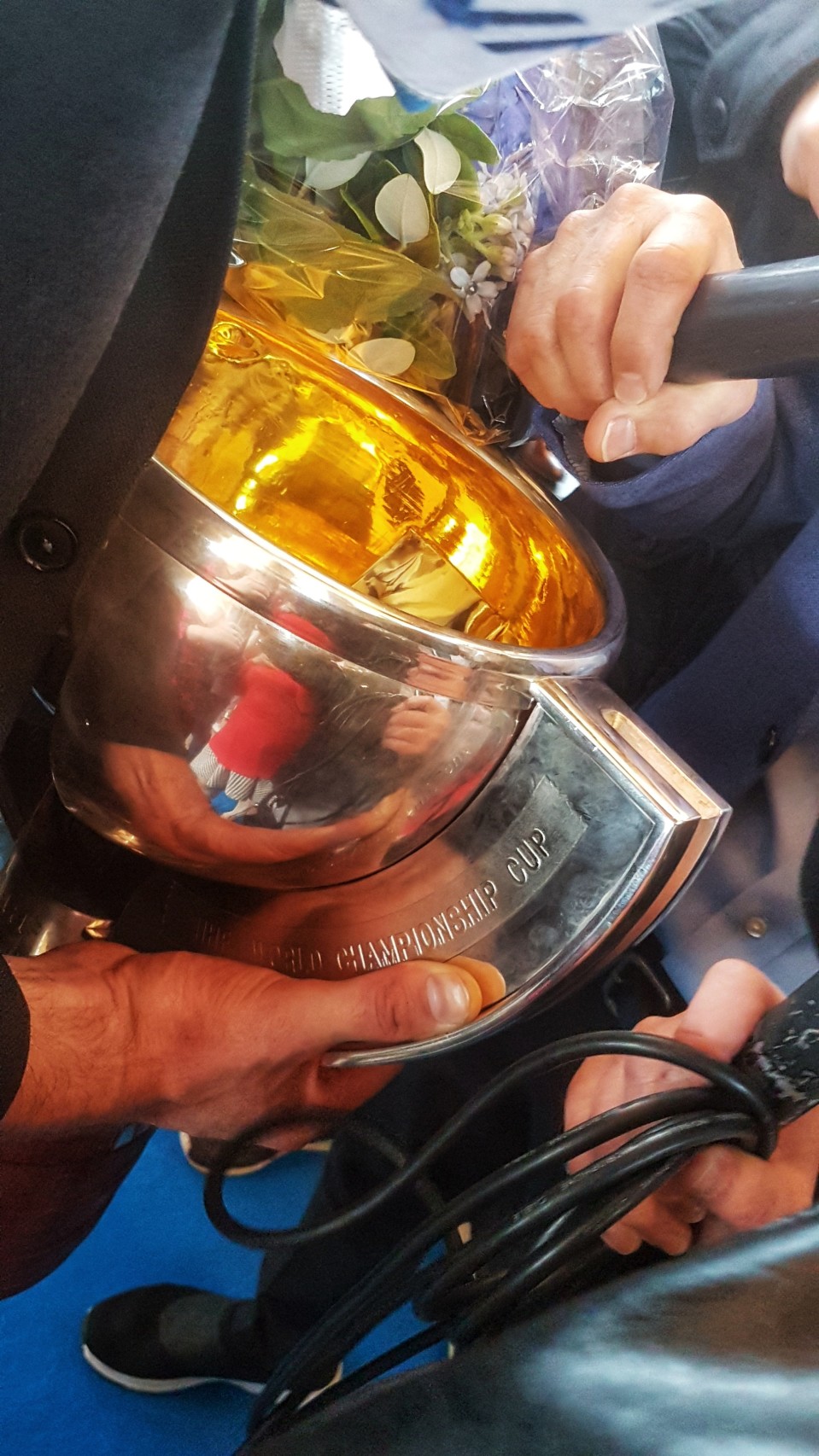 Jääkiekon MM 2019 kultapokaali.