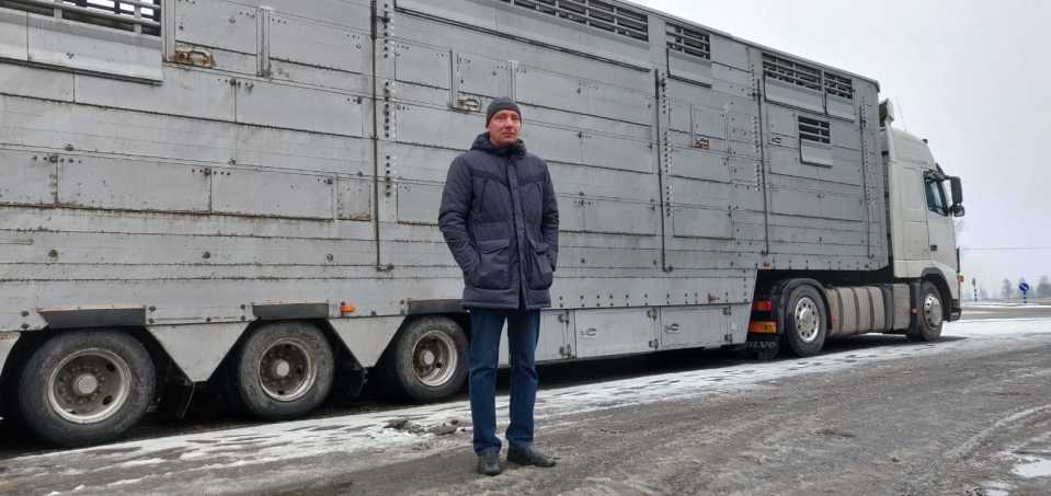 Lakeuden Tarhaajat ry:n Kenneth Myllykoski on paikalla turkiseläintuottajien prostestissa Kokkolassa 16.1.2020