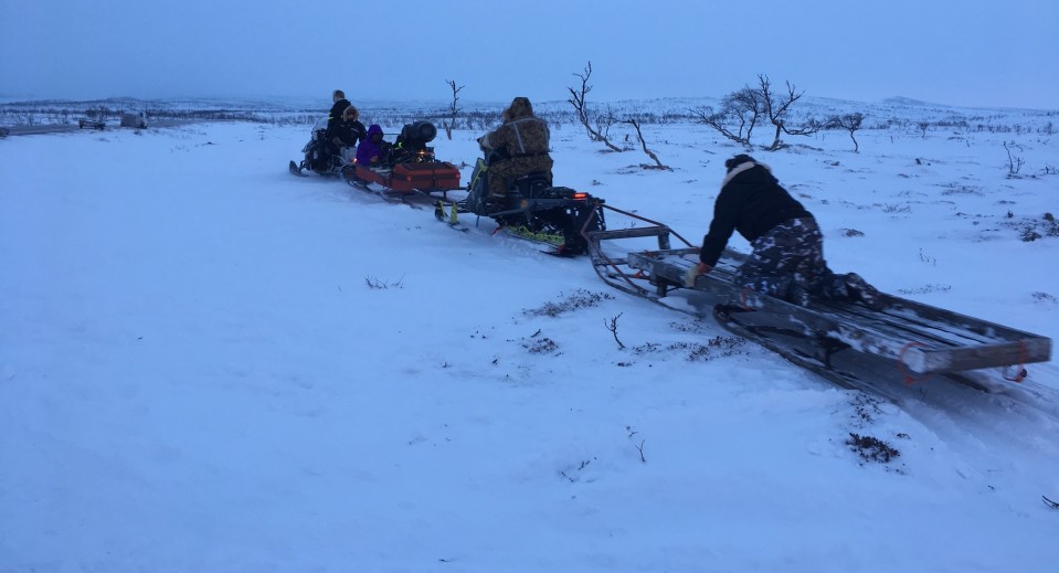 Kaamos-ráiddu govvemat Buolbmatjávrris.