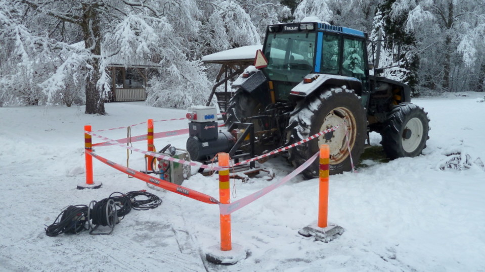Aggregaatti traktorin perässä