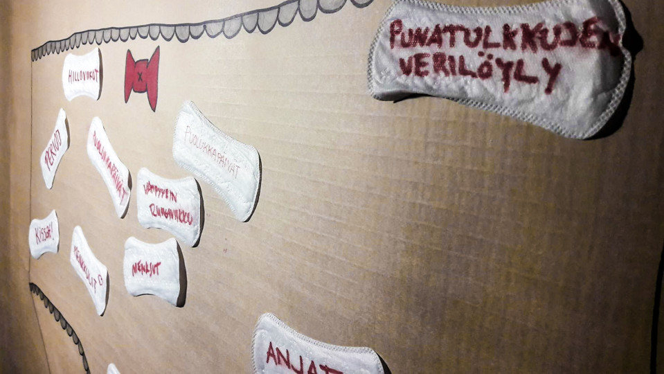 Menkkafestareissa kirjoitettiin siteille lempinimiä omille kuukautisille.
