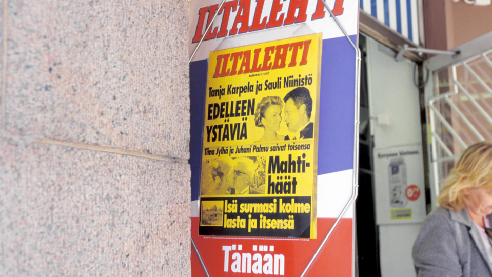 Sauli Niinistö ja Tanja Karpela Iltalehden lööpissä.
