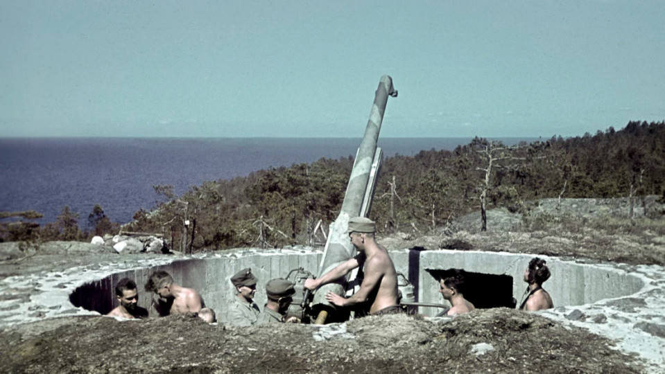 Kanuuna saaressa.
