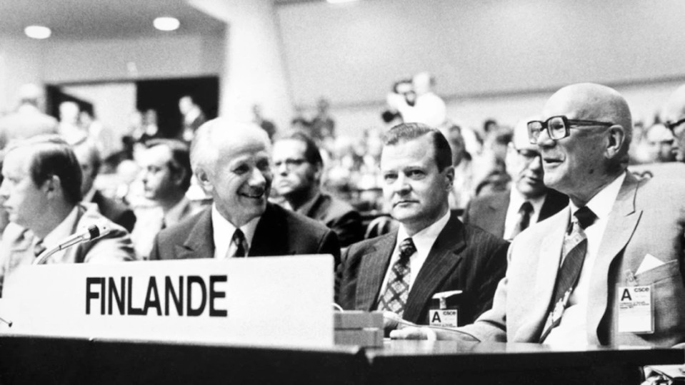 SDP:n puheenjohtaja Kalevi Sorsa, ulkoministeri Olavi J. Mattila, pääministeri Keijo Liinamaa ja presidentti Urho Kekkonen ETYK-kokouksessa 1975.