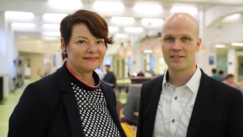 LAB-ammattikorkeakoulun (alkaa 1.1.2020) rehtori Turo Kilpeläinen (nyt Lahden amk:n reksi) ja vararehtori (Saimaan amk:n) Merja Heino.