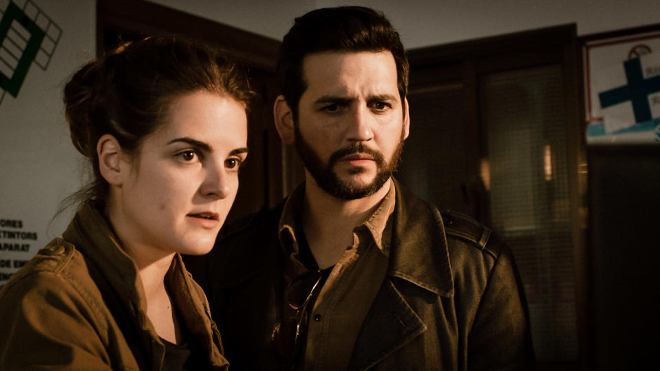 Luisa Salinas (María Romero) ja Andres (Fran Perea).