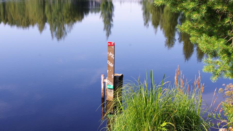 Veden pinta Kyrkösjärvellä on matalalla.