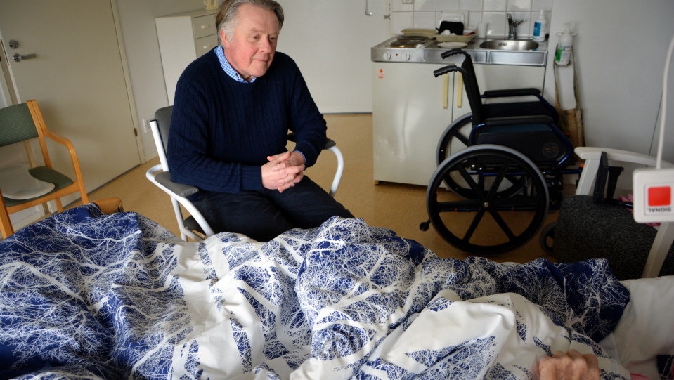 Sairaalapappi Harri Heinonen Karinakodissa Turun Hirvensalossa.