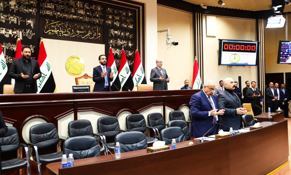 Irakin parlamentin istunnossa pidettiin rukoushetki Yhdysvaltain ilmaiskussa kuolleiden Qassem Suleimanin ja Abu Mahdi al-Muhandisin puolesta.