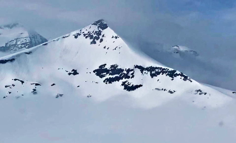 Tamokdalenin Blåbærfjellet huhtikuun lopulla 2019.