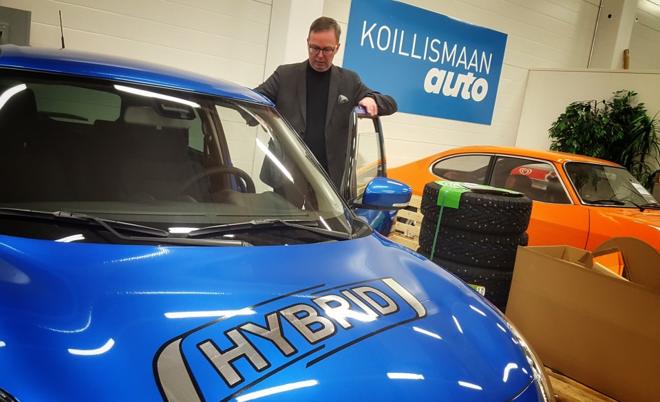 Koillismaan Auton autotalon johtaja Miikka Mustonen.