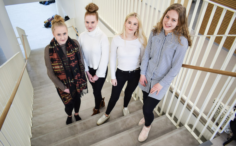 Tiina Maukonen, Ella Liimatainen, Jessica Suominen ja Noora Hetesuo.