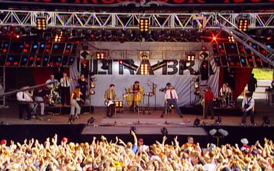 Ulra Bra esiintymässä Provinssirockissa vuonna 1999.