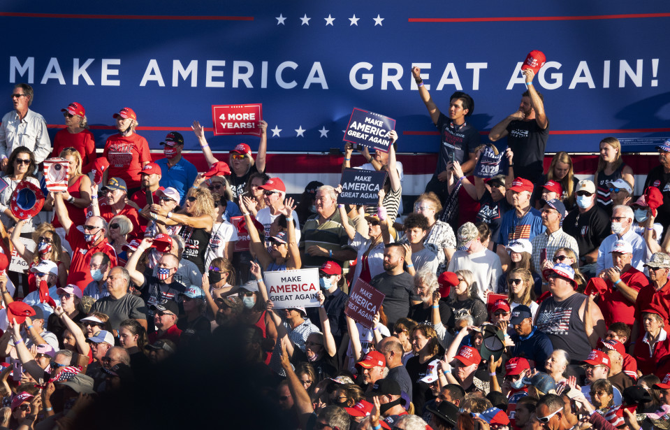 Kuvassa Donald Trumpin kannattajia
