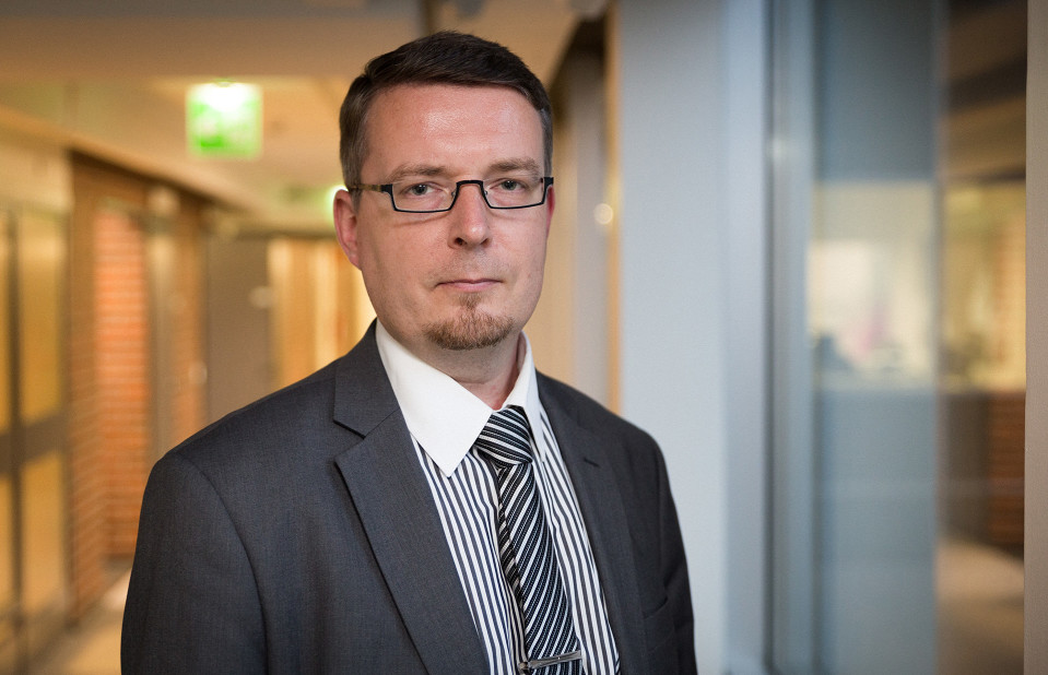 Julkisoikeuden professori Tomi Voutilainen