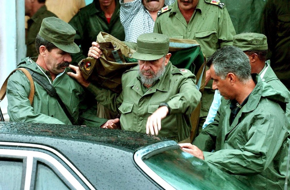 vihreään pukeutunut Fidel Castro