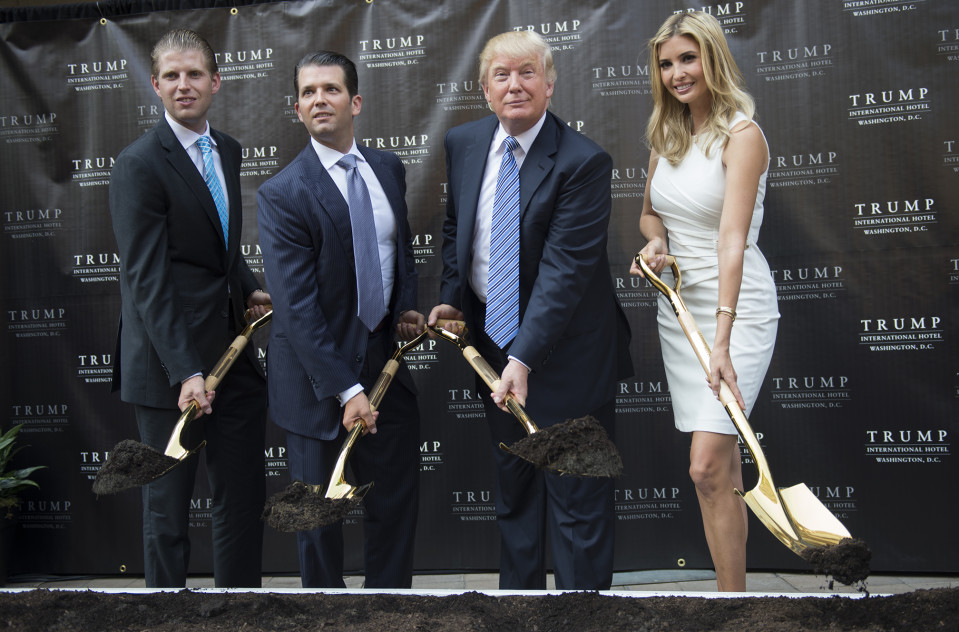Eric Trump, Donald Trump Jr, Donald Trump ja Ivanka Trump.